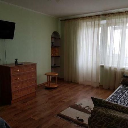 Уютная Квартира В 5 Мин Пешком От Курорта Myrhorod Extérieur photo